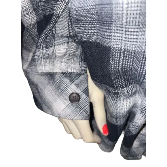 Wild Fable Women's M Black Plaid Flannel Button-Up Shirt Casual - Picture 5 of 7